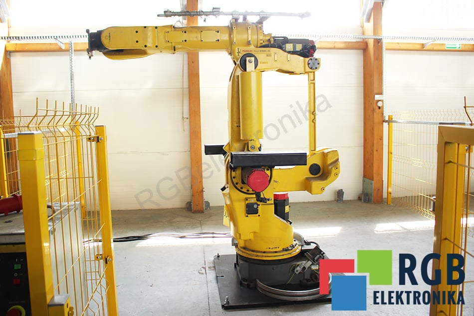 INDUSTRIAL ROBOT S420 IS 6 AXIS PAYLOAD 120KG REACH 2488MM FANUC