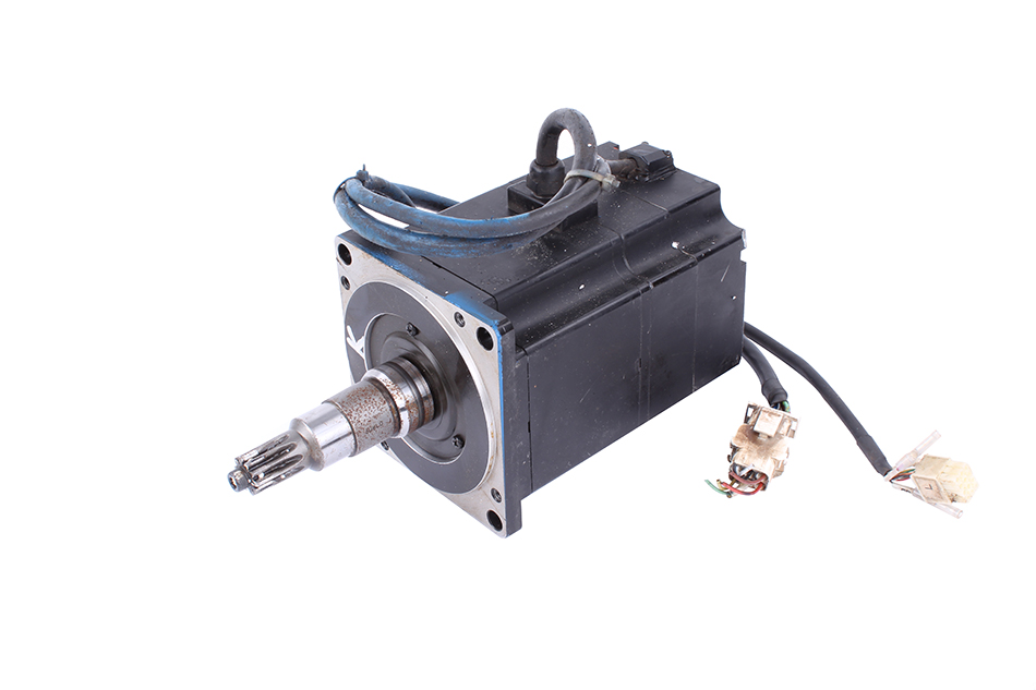 SGMP-15AWYR12 YASKAWA SERVOMOTOR 1.5KW 200V 7.5A 3000OBR/MIN