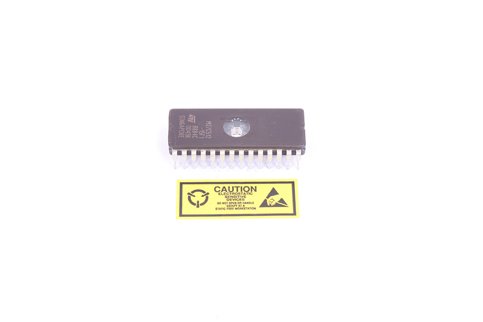 UV EPROM M27C512 M27C512-15F1 512K 64K8 28PIN DIP28 ST MICROELECTRONICS