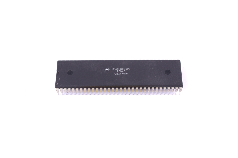 MC68HC000P8 DIP64 THT MOTOROLA