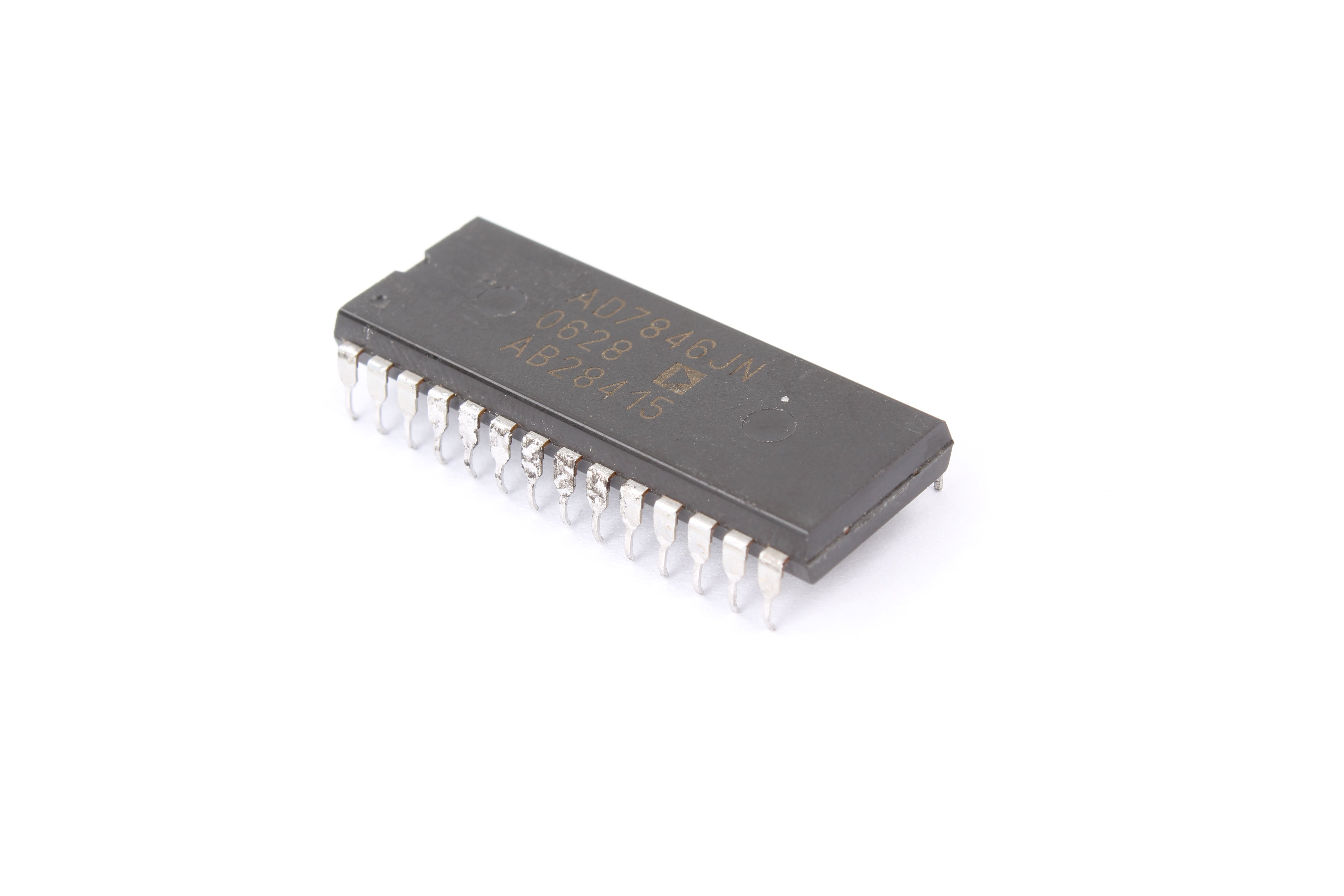 LC2MOS 16-BIT VOLTAGE OUTPUT DAC AD7846JN ANALOG DEVICES