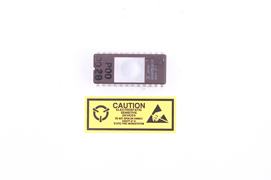 UV ERASABLE MOS EPROM MBM2732A-35 DIP24 FUJITSU