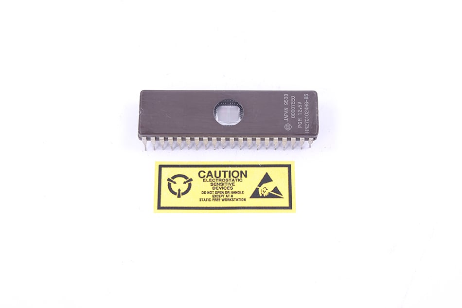 UV ERASABLE CMOS EPROM HN27C1024HG-85 1-MBIT 64K16 CDIP-40 THT HITACHI