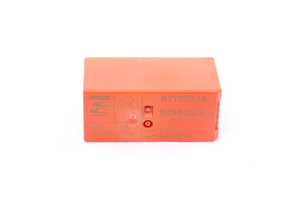 NOWY PRZEKAŹNIK RT175024 24VDC 250VAC 10A SCHRACK