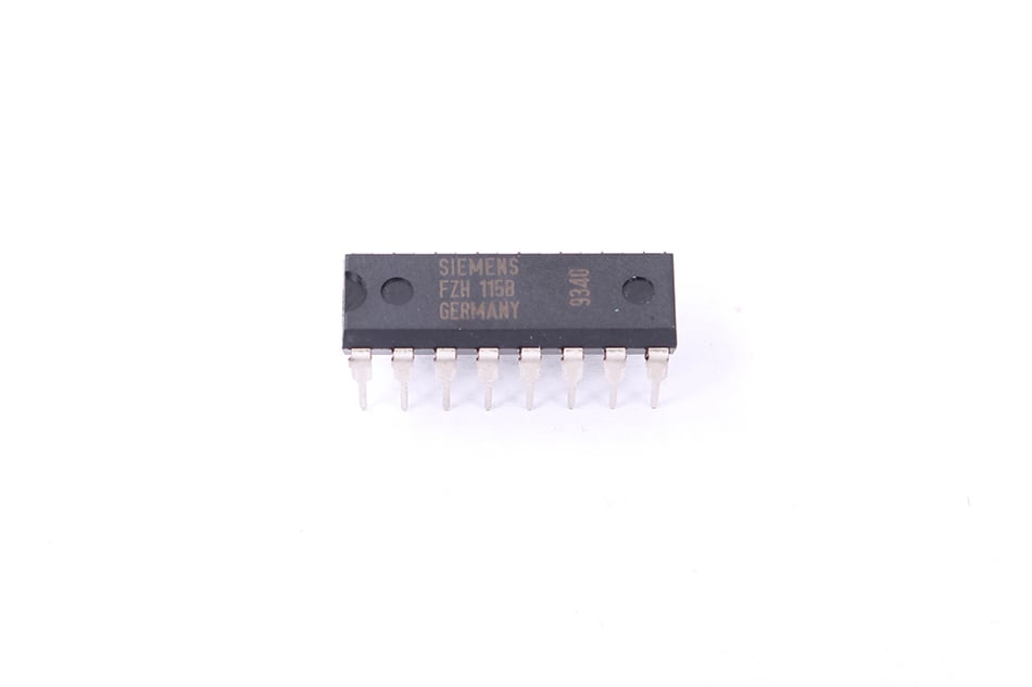 NOWY FZH1158 DIP16 THT SIEMENS