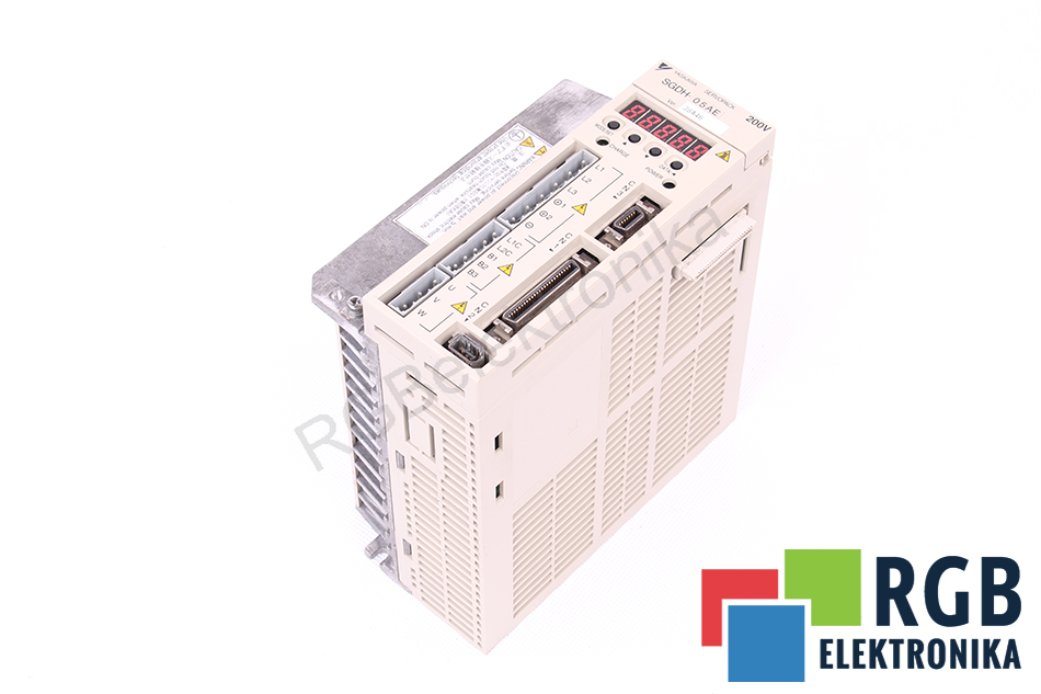 SERVOPACK SGDH-05AE 0.5KW 0-230VAC 3.8A 0-300HZ YASKAWA