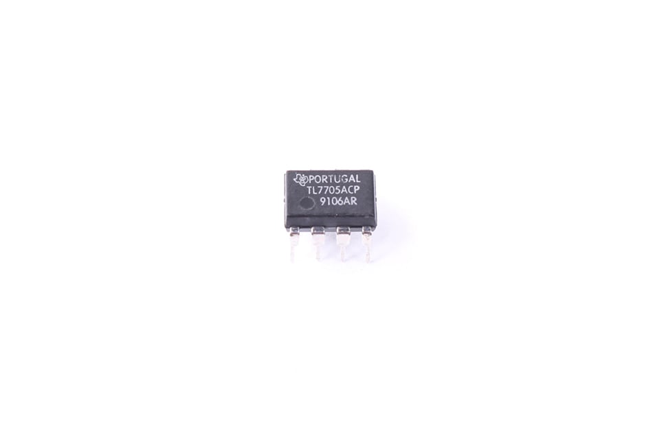 NEW SUPPLY-VOLTAGE SUPERVISOR TL7705ACP DIP8 THT TEXAS INSTRUMENTS