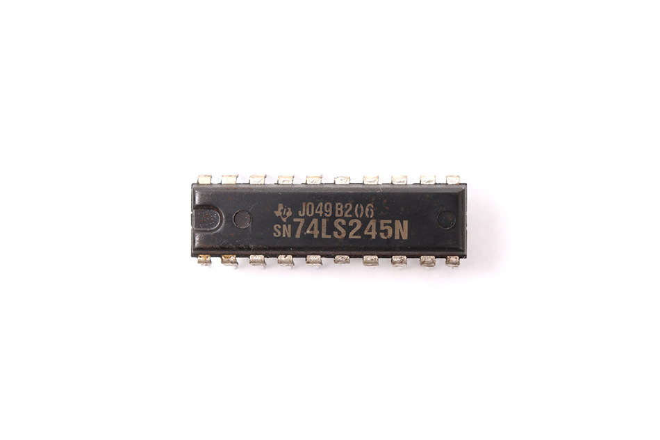 OCTAL BUS TRANSCEIVER WITH 3 STATE OUTPUTS SN74LS245N TEXAS INSTRUMENTS