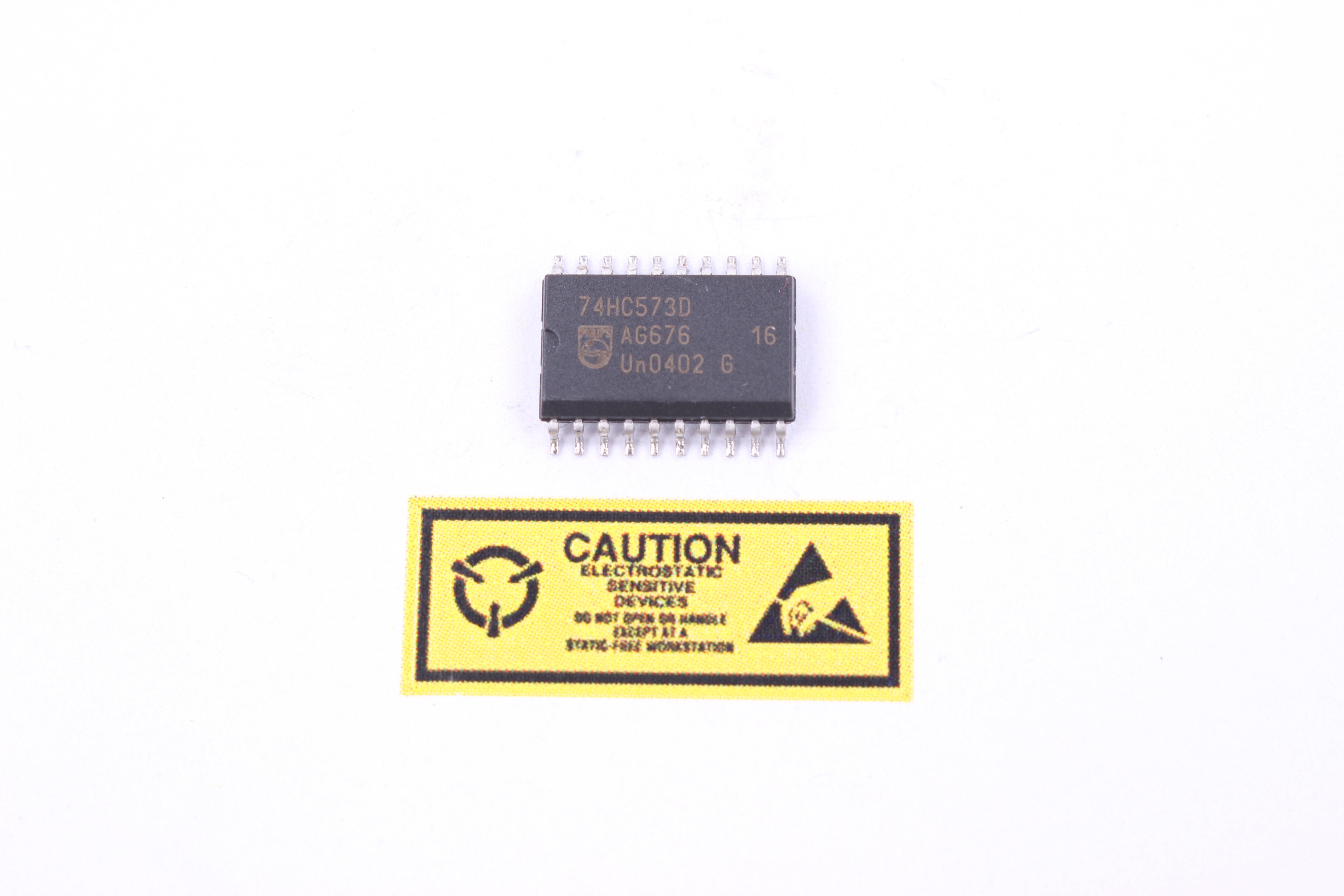 CMOS OCTAL LATCH 74HC573D SOIC-20 SMD TOSHIBA