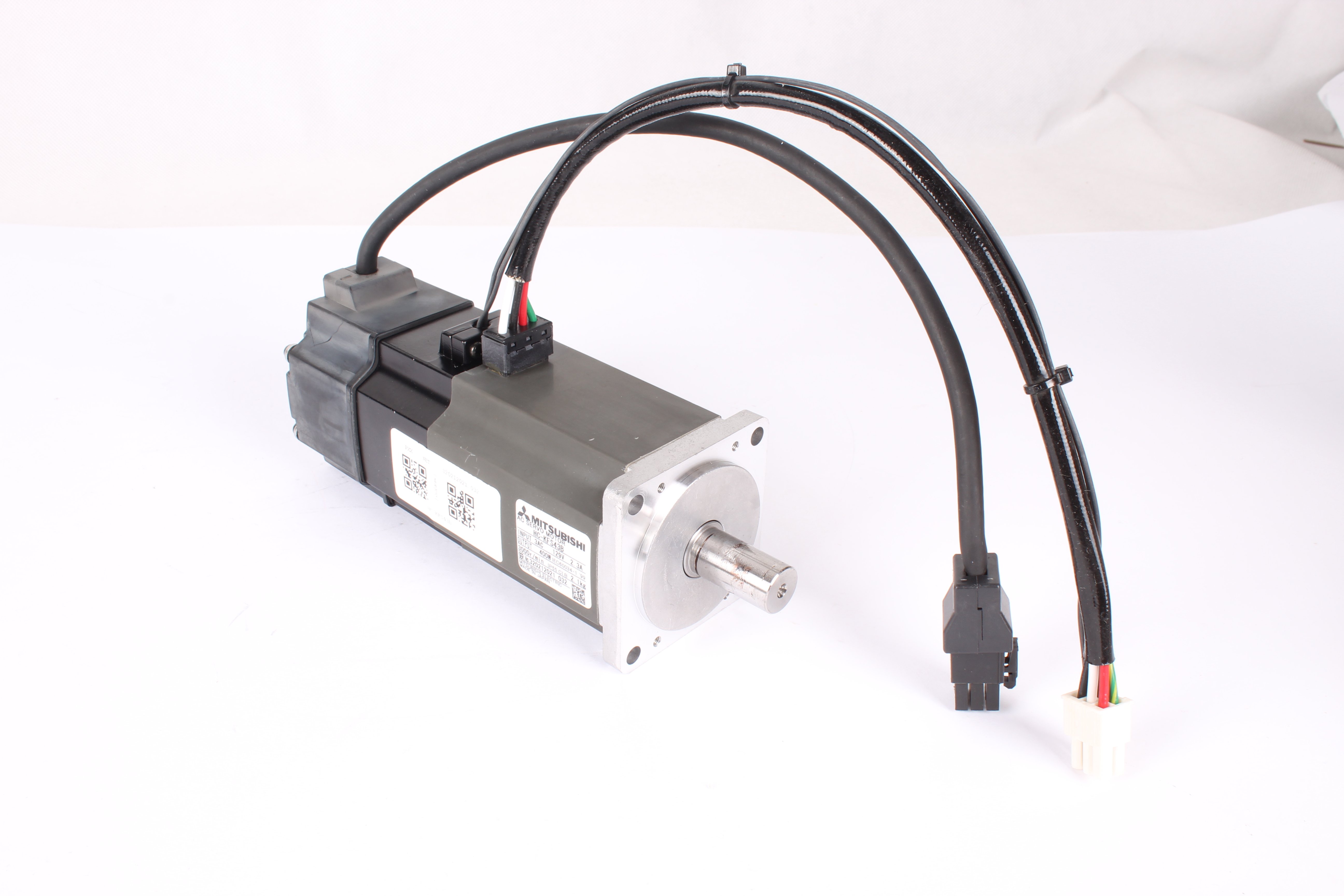 HC-KFS43B MITSUBISHI ELECTRIC SERVOMOTOR 2.3A 3000OBR/MIN ID83216