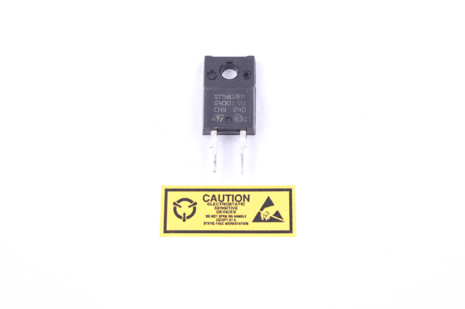 ULTRAFAST RECOVERY DIODE STTH812FP 1200V 8A TO-220 THT ST MICROELECTRONIC